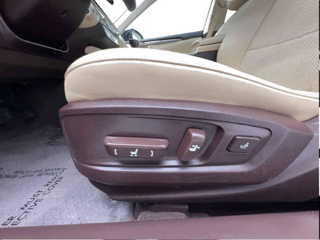 Lexus ES photo 28