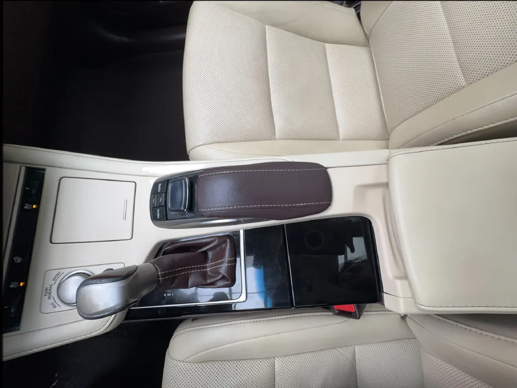 Lexus ES photo 50