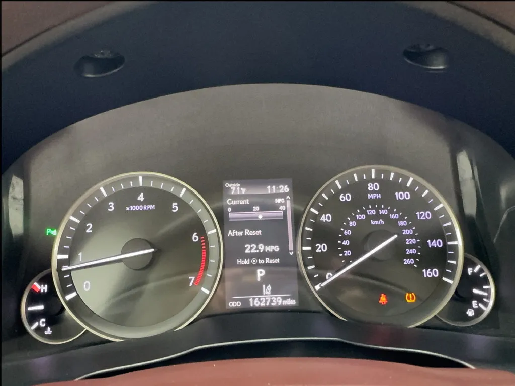 Lexus ES photo 42