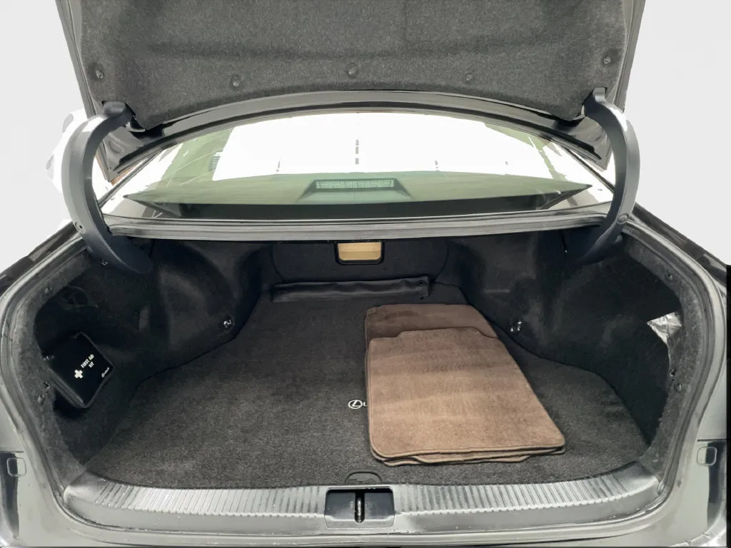 Lexus ES photo 18