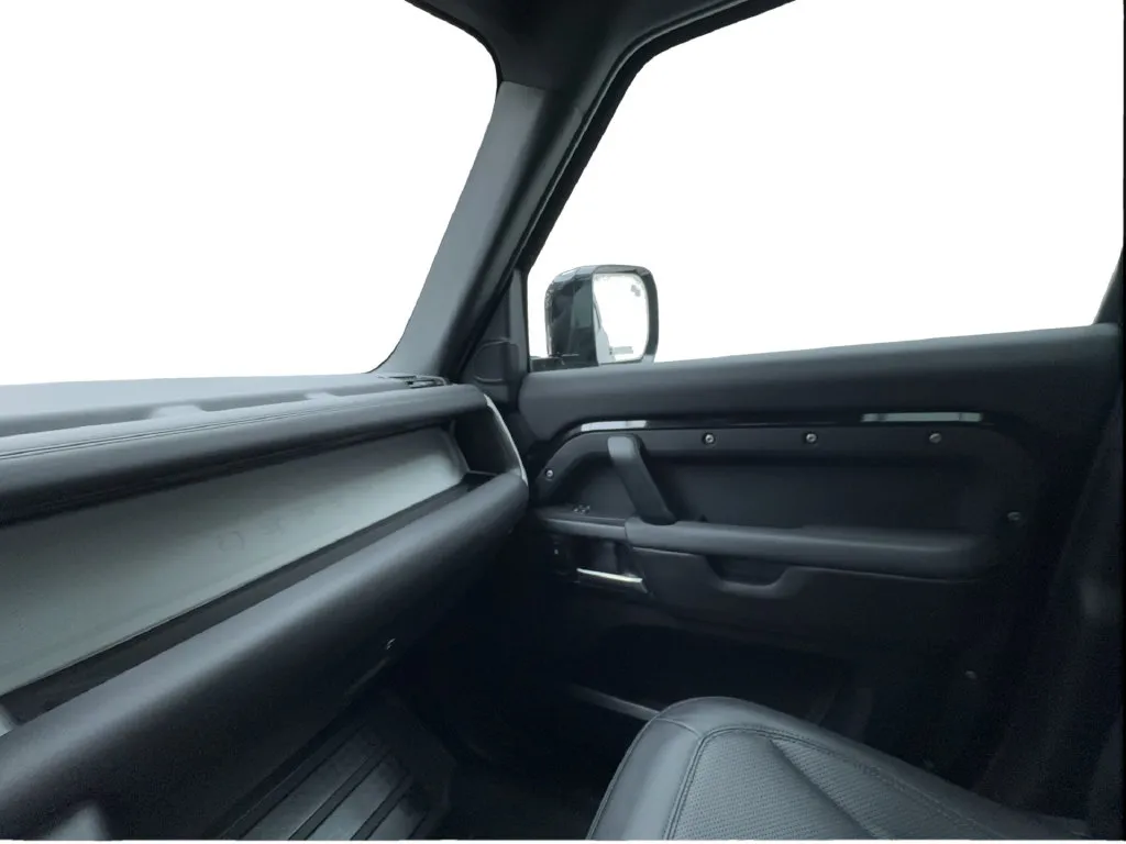 Land Rover Defender photo 42