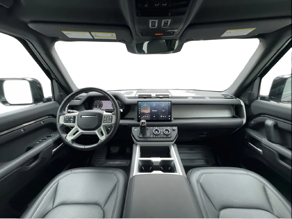 Land Rover Defender photo 39