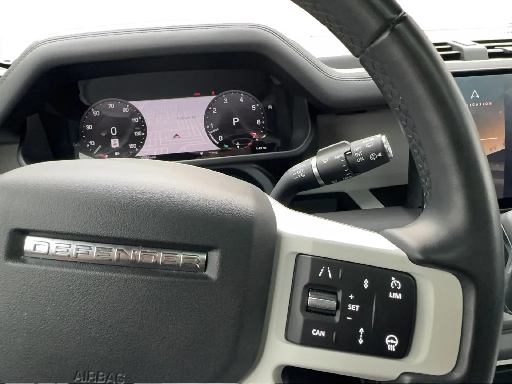 Land Rover Defender photo 45