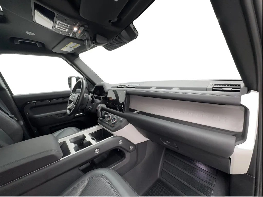 Land Rover Defender photo 34