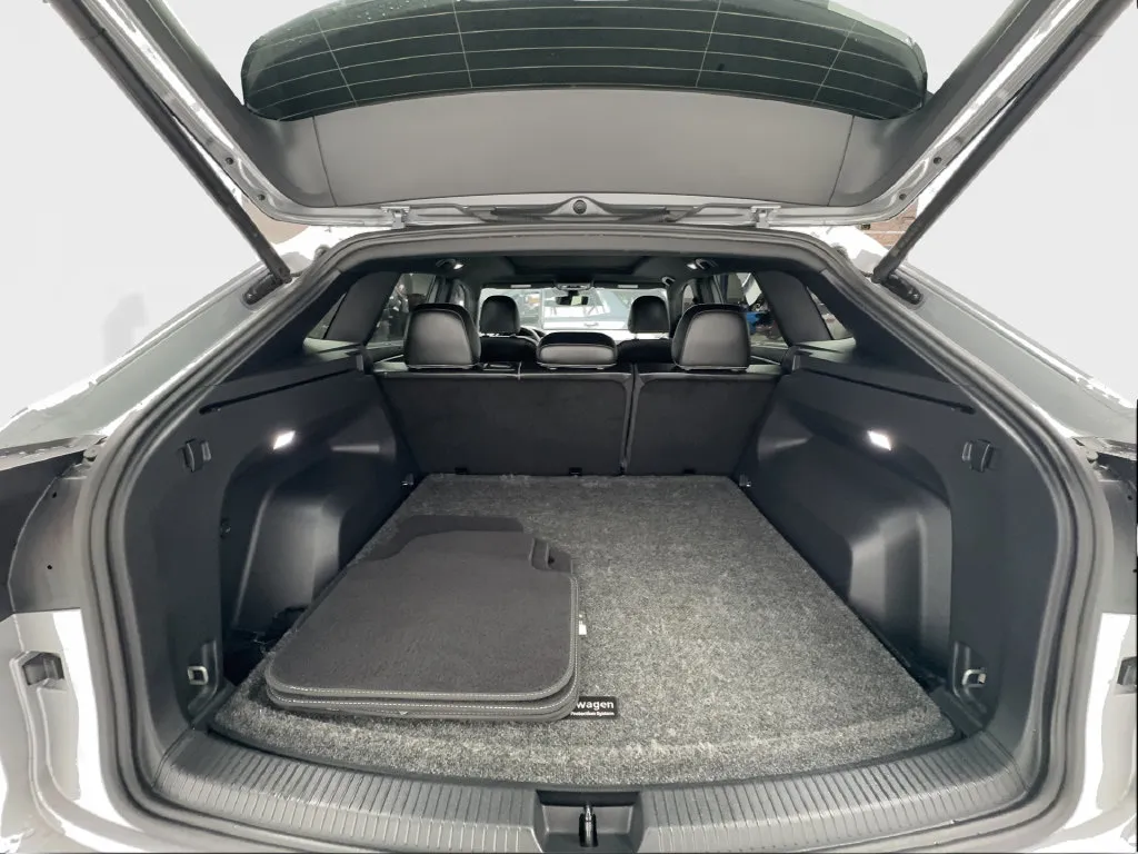 Volkswagen Atlas Cross Sport photo 18