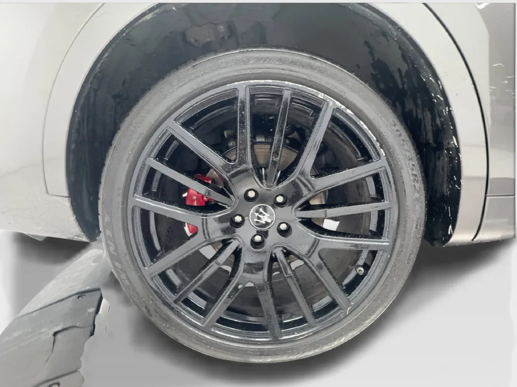 Maserati Levante photo 15