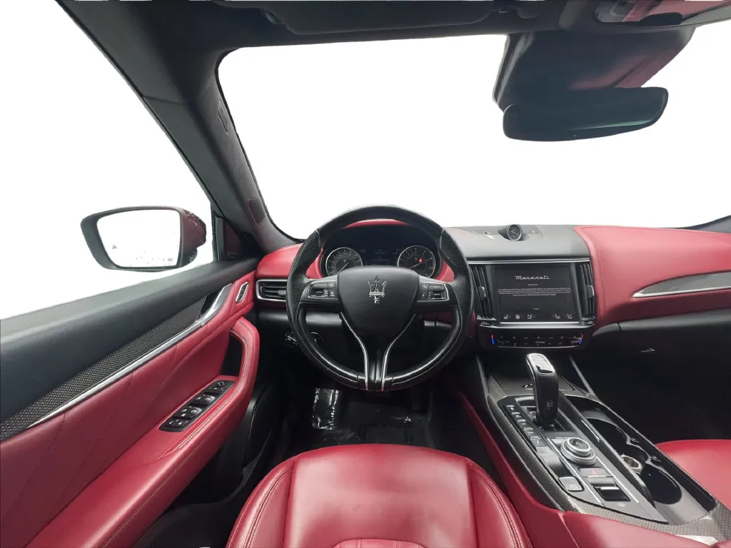 Maserati Levante photo 36