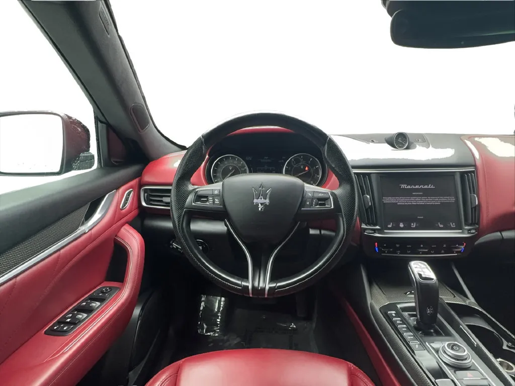 Maserati Levante photo 37