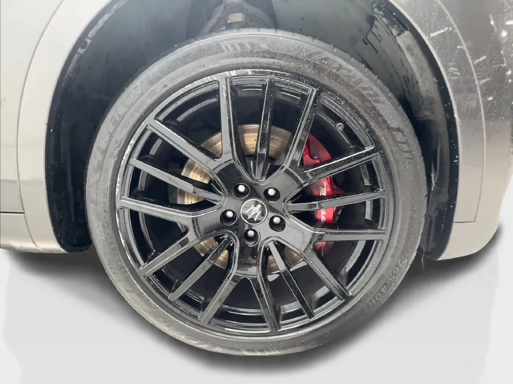 Maserati Levante photo 16