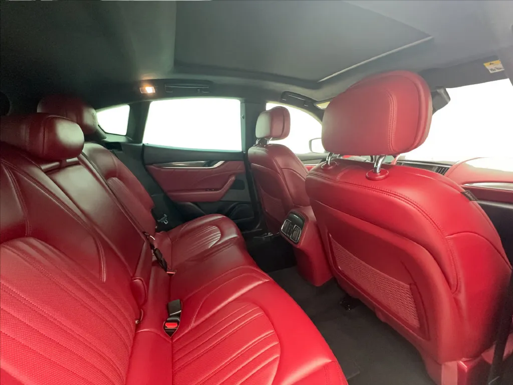Maserati Levante photo 30