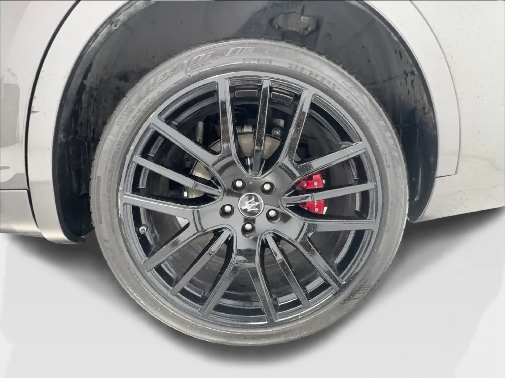 Maserati Levante photo 14