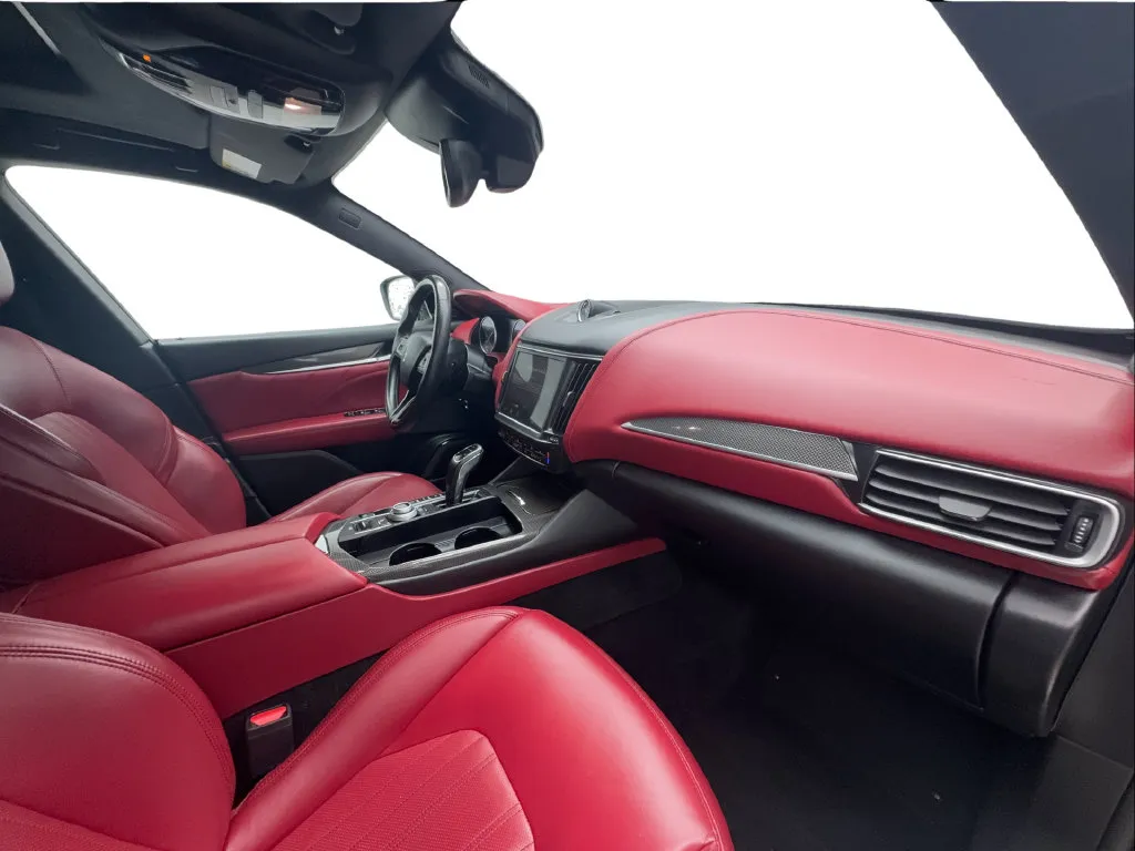 Maserati Levante photo 34
