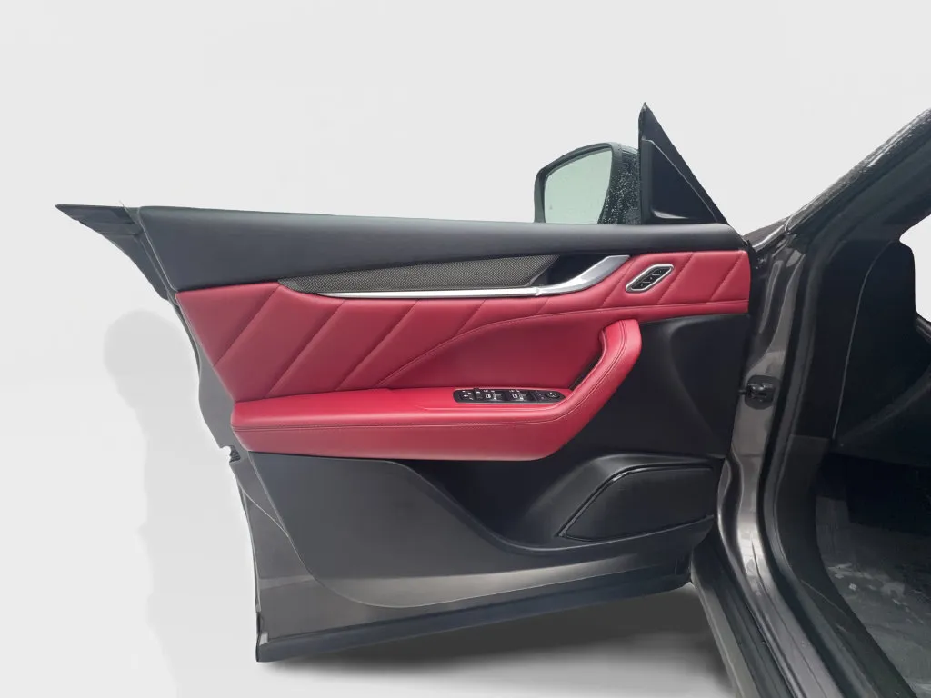 Maserati Levante photo 25