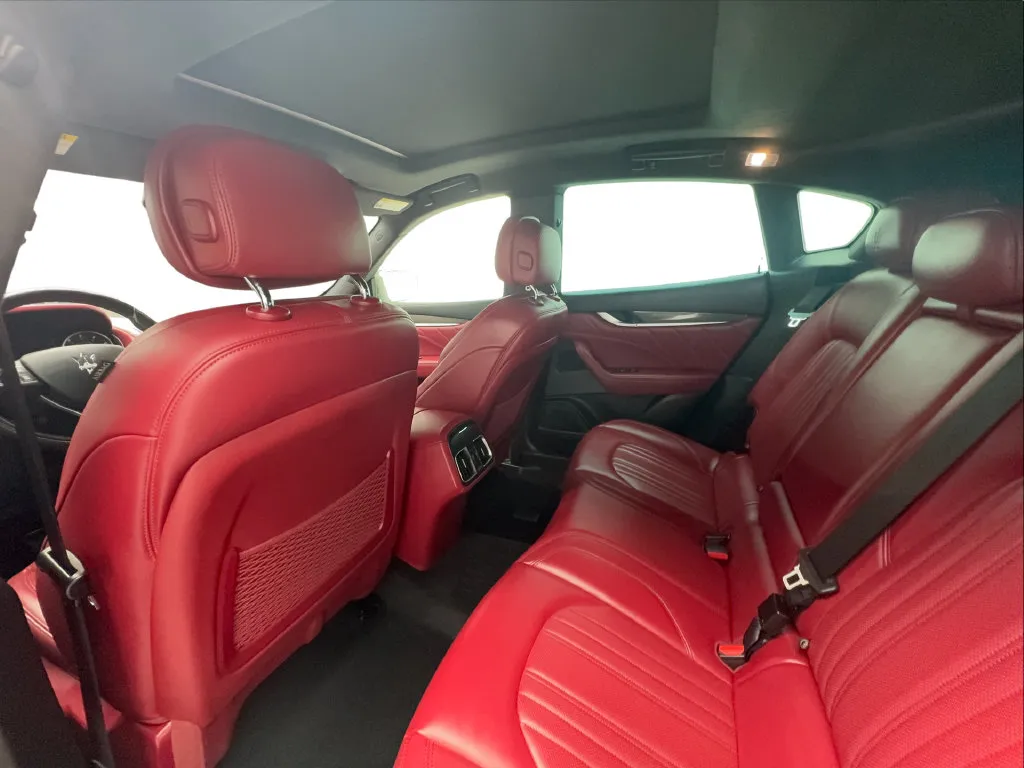 Maserati Levante photo 27