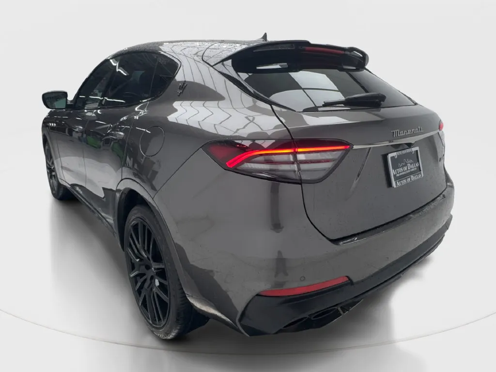 Maserati Levante photo 8