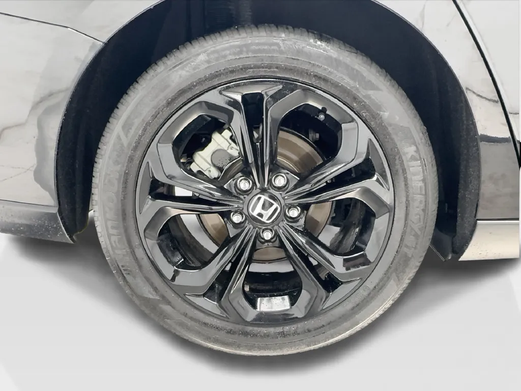Honda Accord photo 15