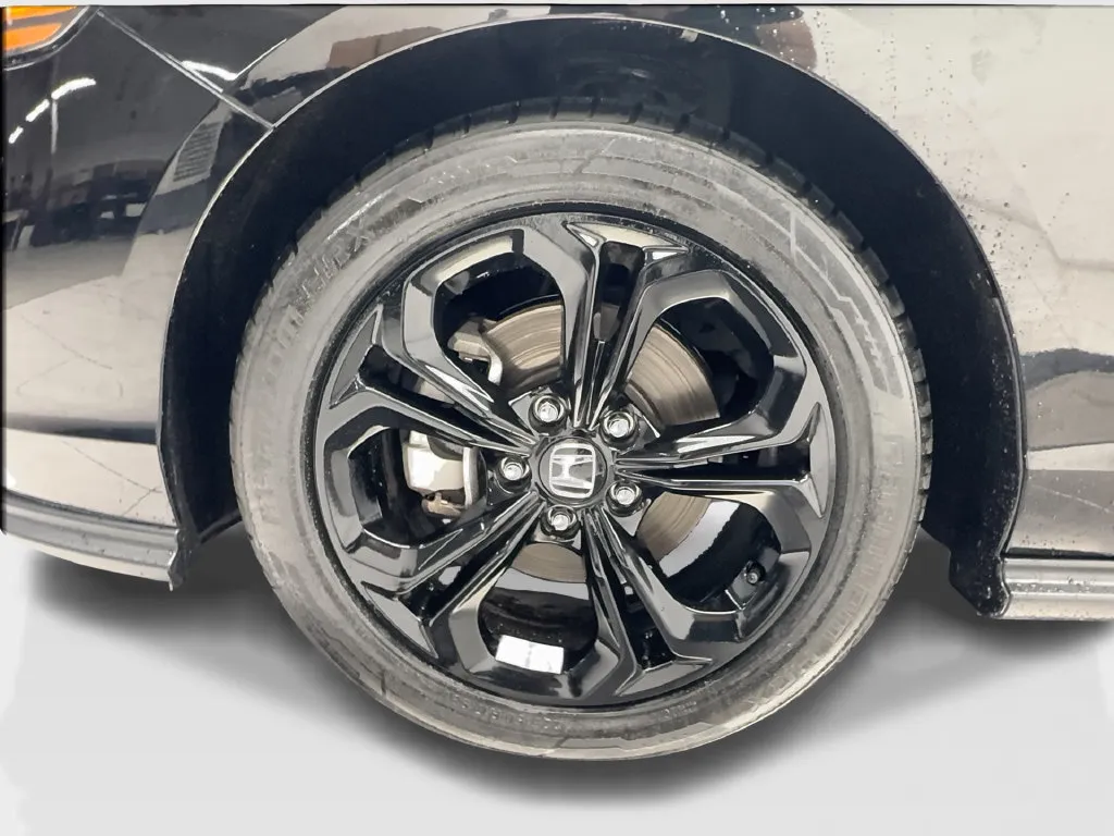 Honda Accord photo 18