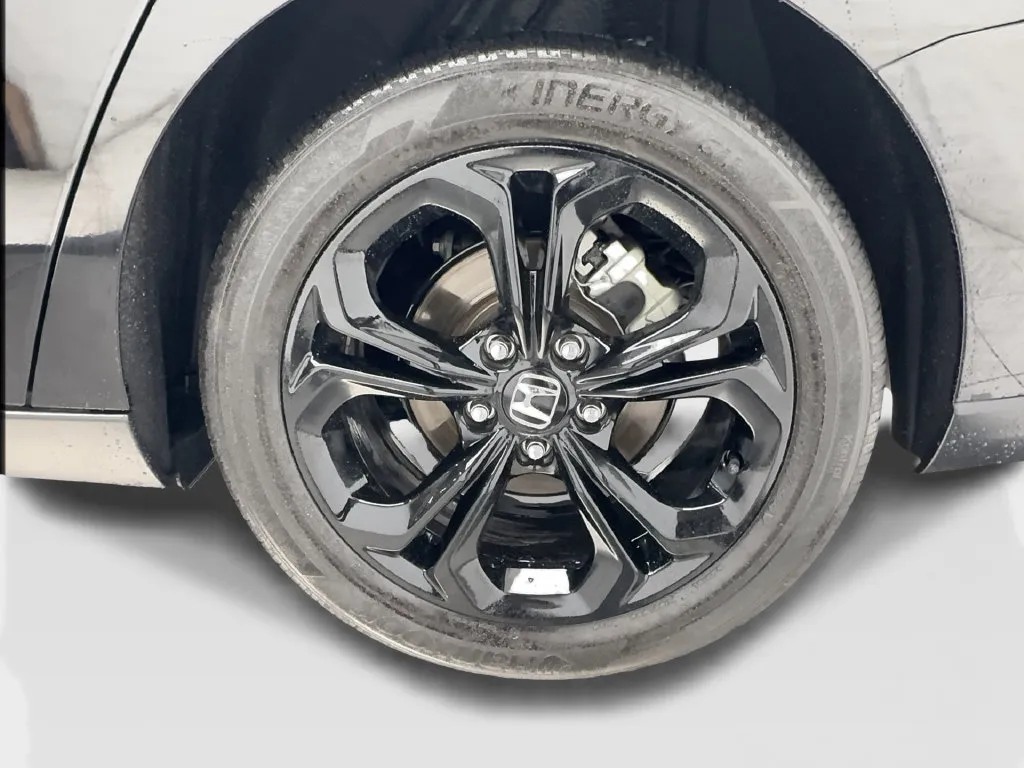 Honda Accord photo 16