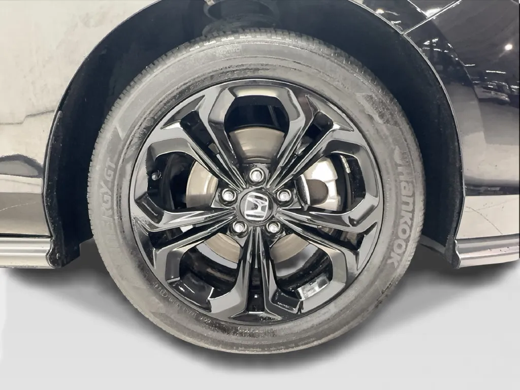 Honda Accord photo 14