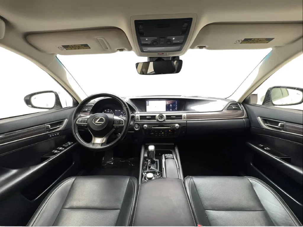 Lexus GS photo 23