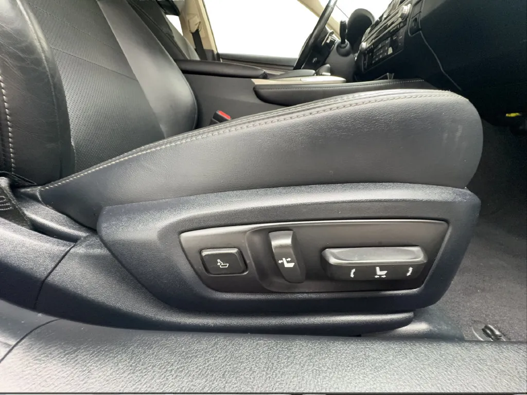 Lexus GS photo 40