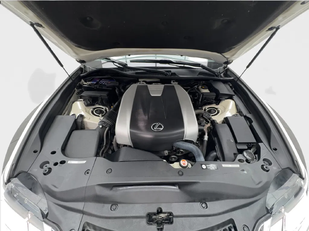 Lexus GS photo 20