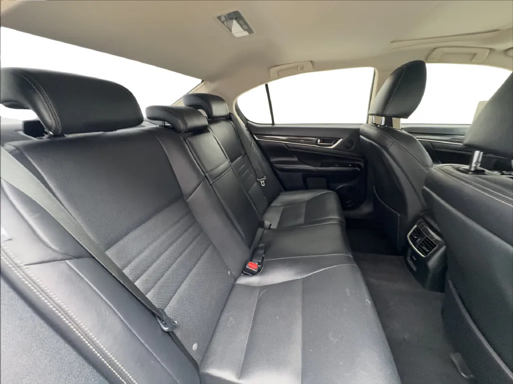 Lexus GS photo 35
