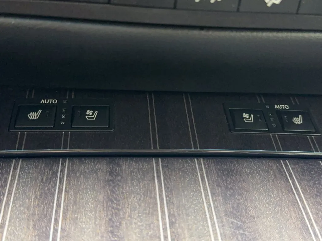 Lexus GS photo 50