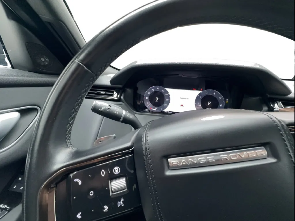 Land Rover Range Rover Velar photo 45