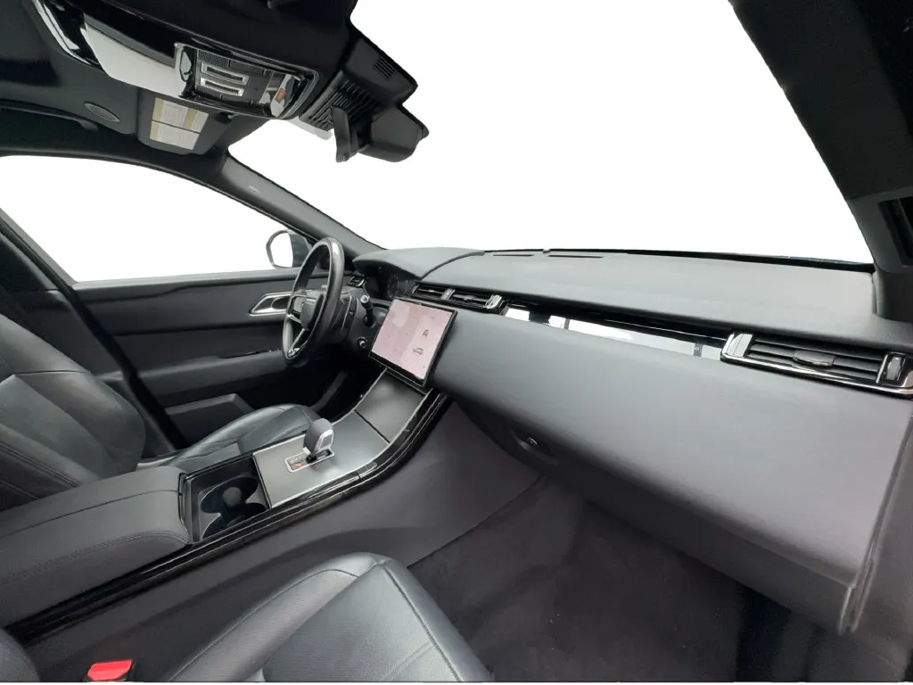 Land Rover Range Rover Velar photo 34
