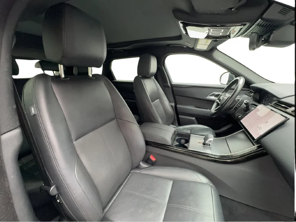 Land Rover Range Rover Velar photo 33