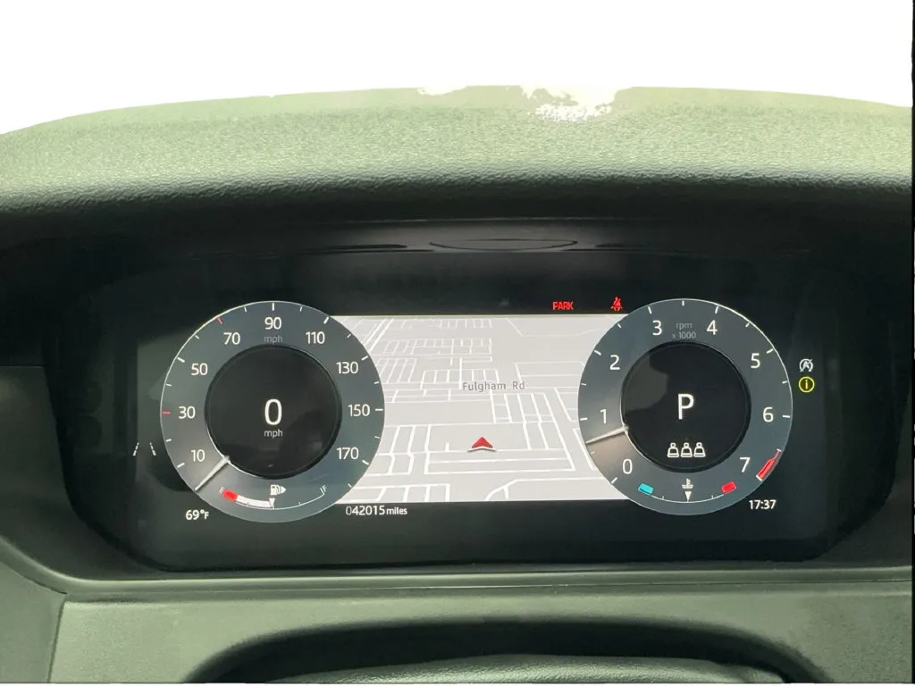 Land Rover Range Rover Velar photo 42