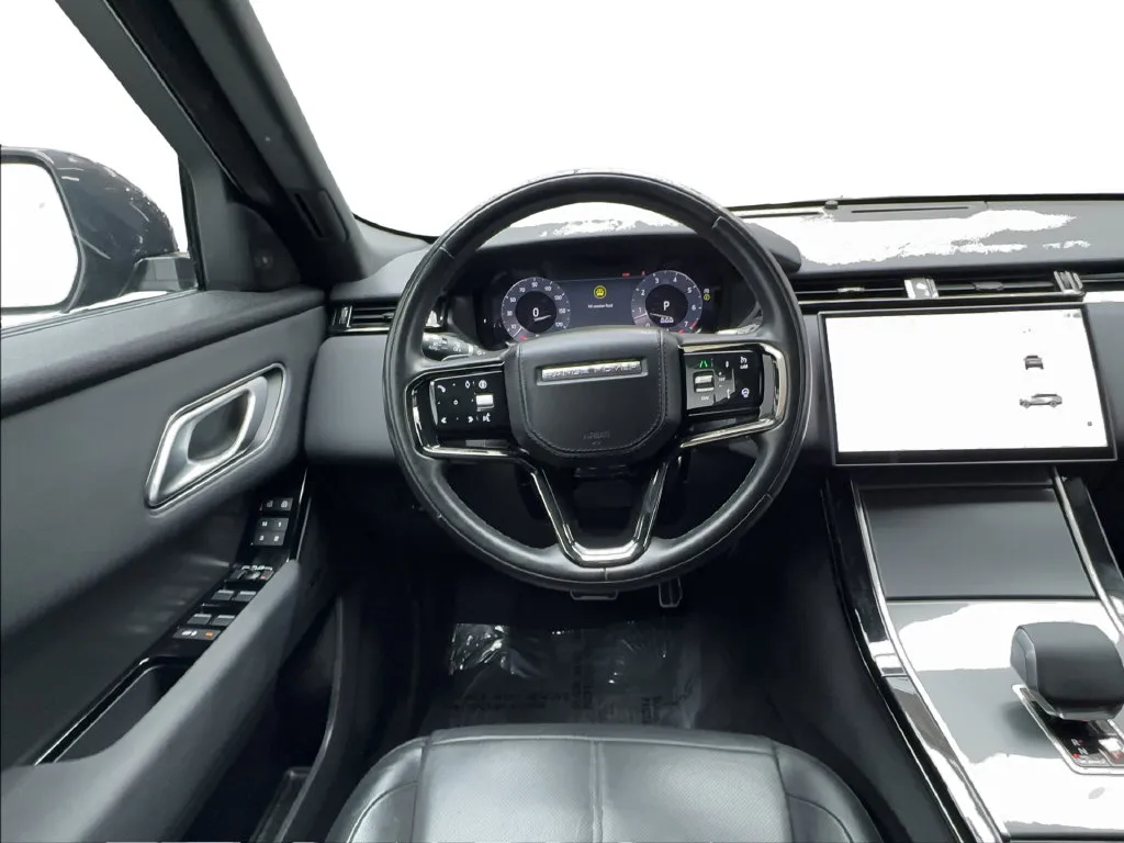 Land Rover Range Rover Velar photo 39