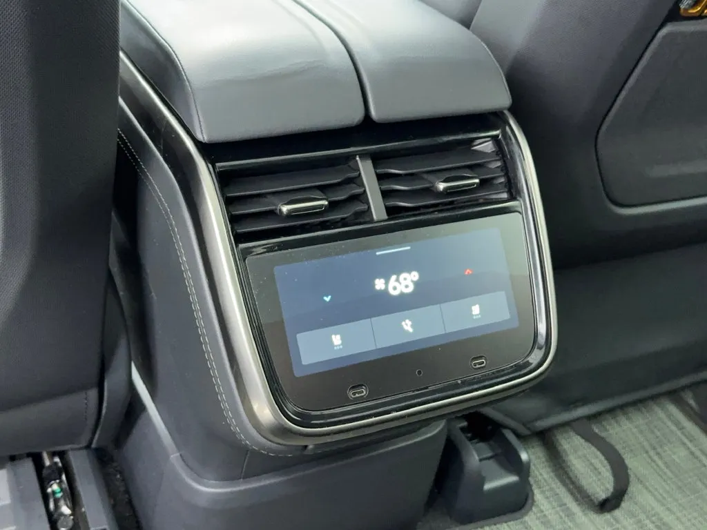 Rivian R1T photo 40