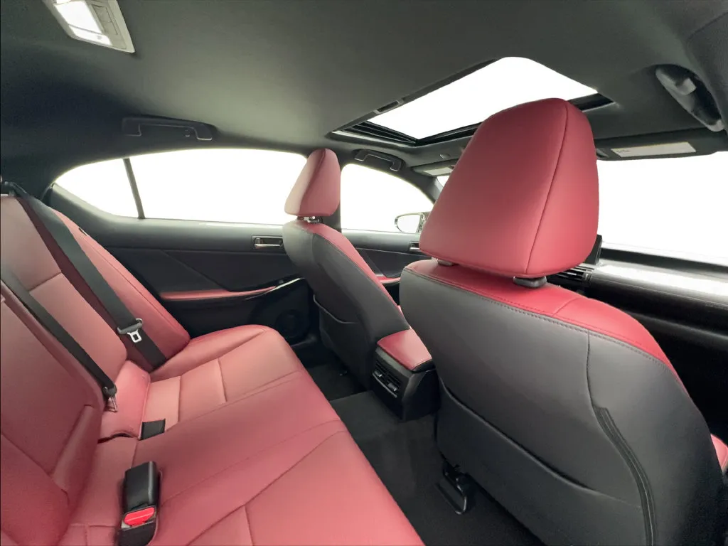 Lexus IS photo 30