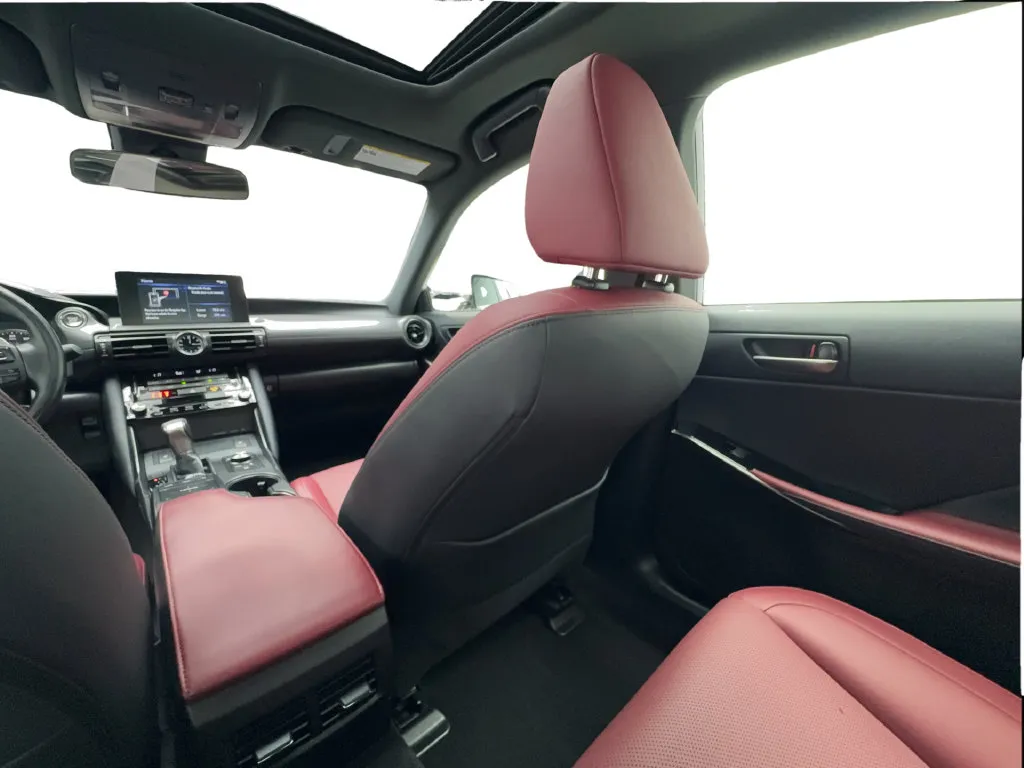 Lexus IS photo 44