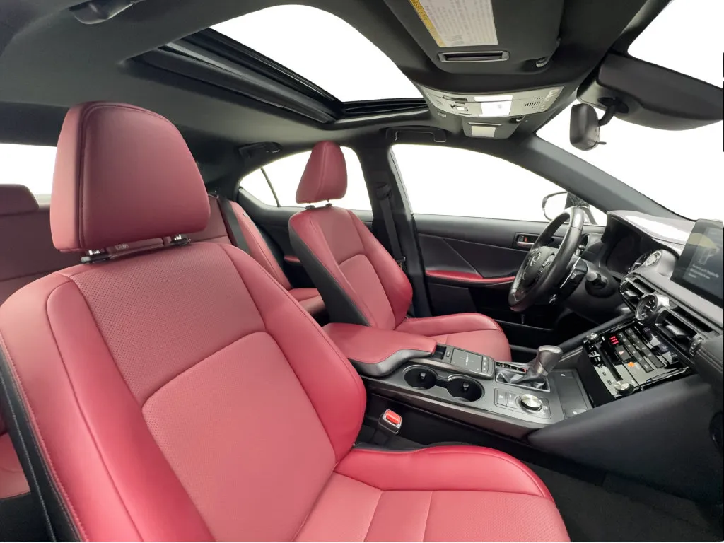 Lexus IS photo 34