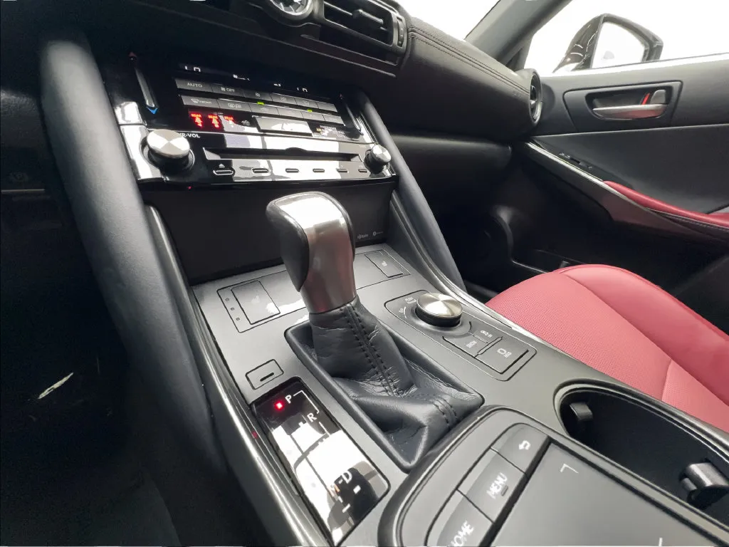 Lexus IS photo 52
