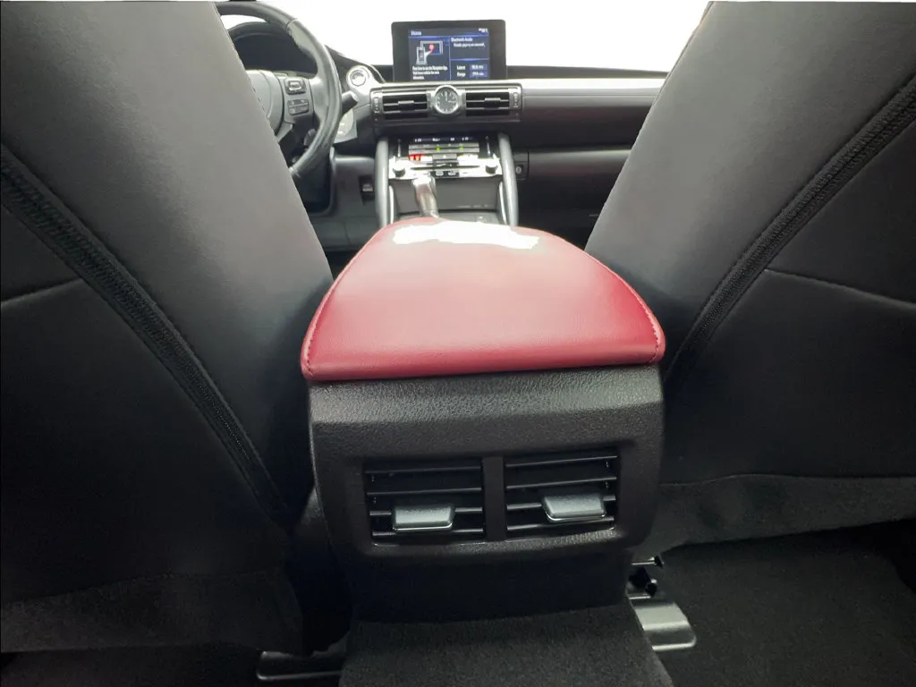 Lexus IS photo 43