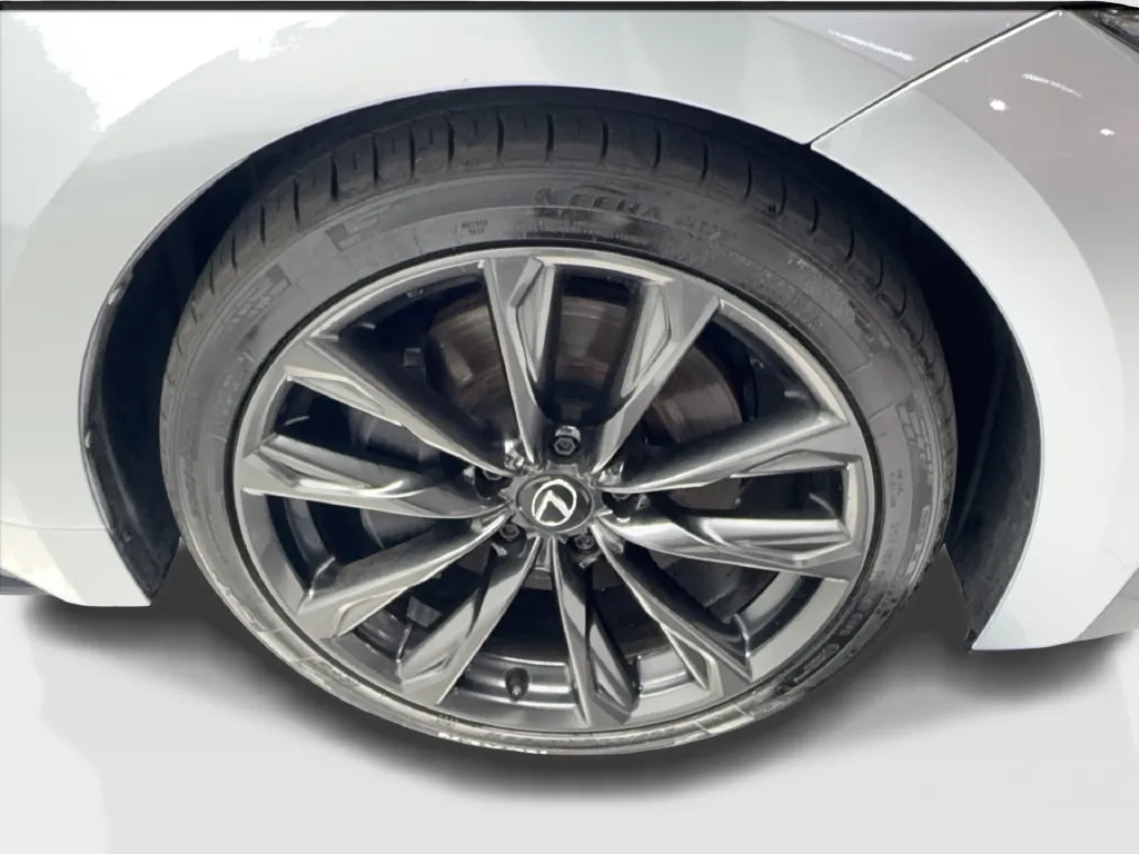 Lexus IS photo 16