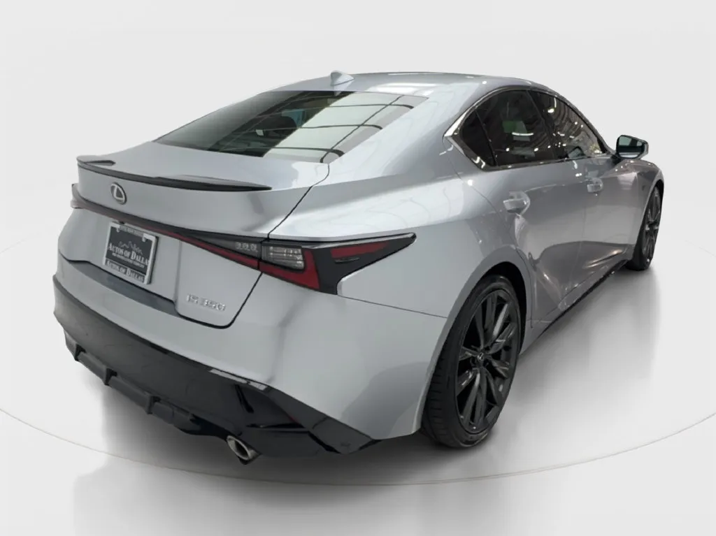 Lexus IS photo 8