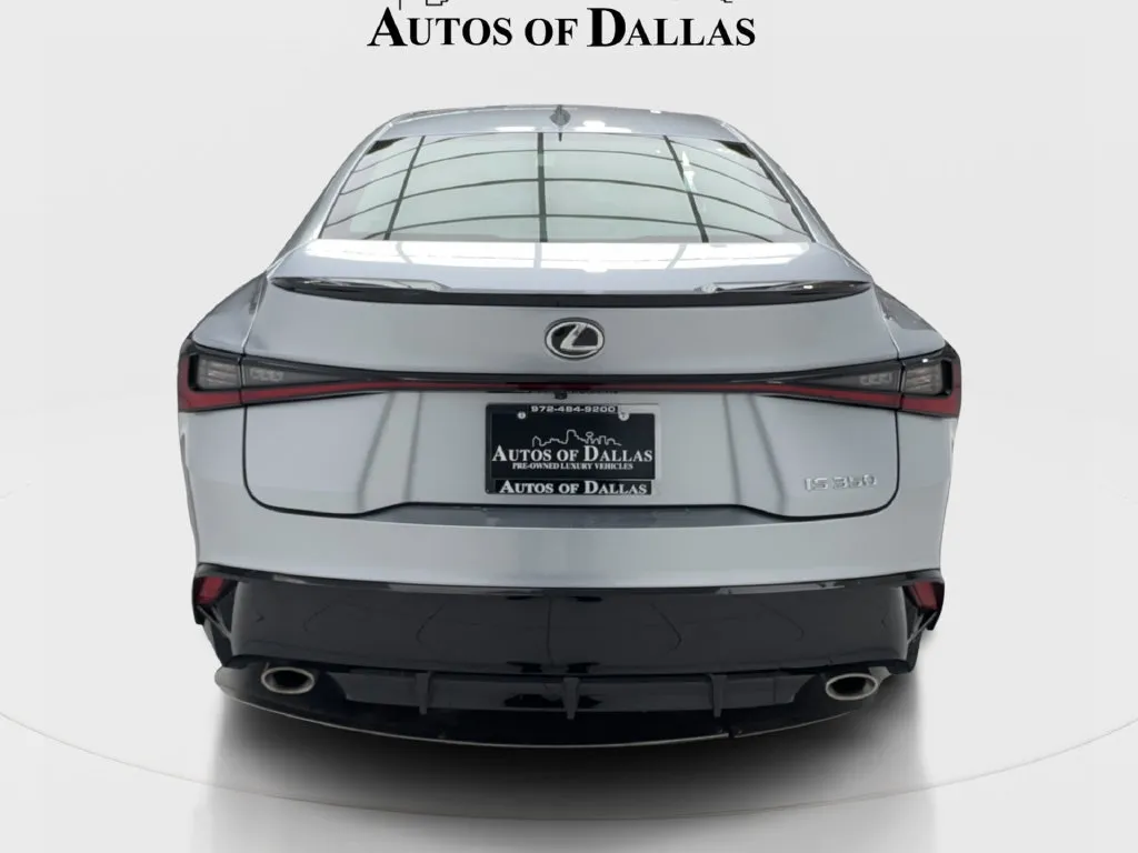 Lexus IS photo 10