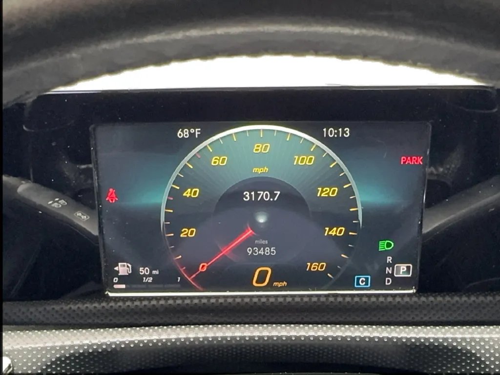 Mercedes-Benz CLA photo 39