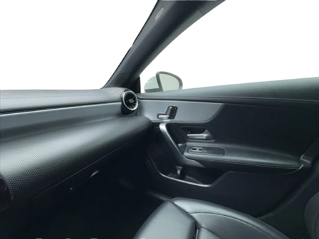 Mercedes-Benz CLA photo 41