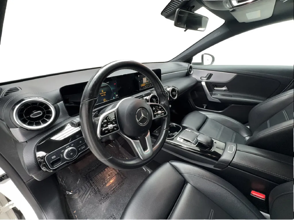Mercedes-Benz CLA photo 22