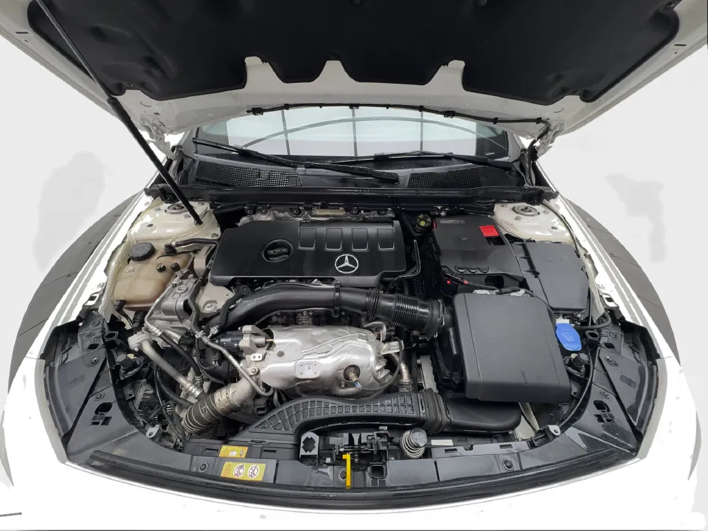 Mercedes-Benz CLA photo 14