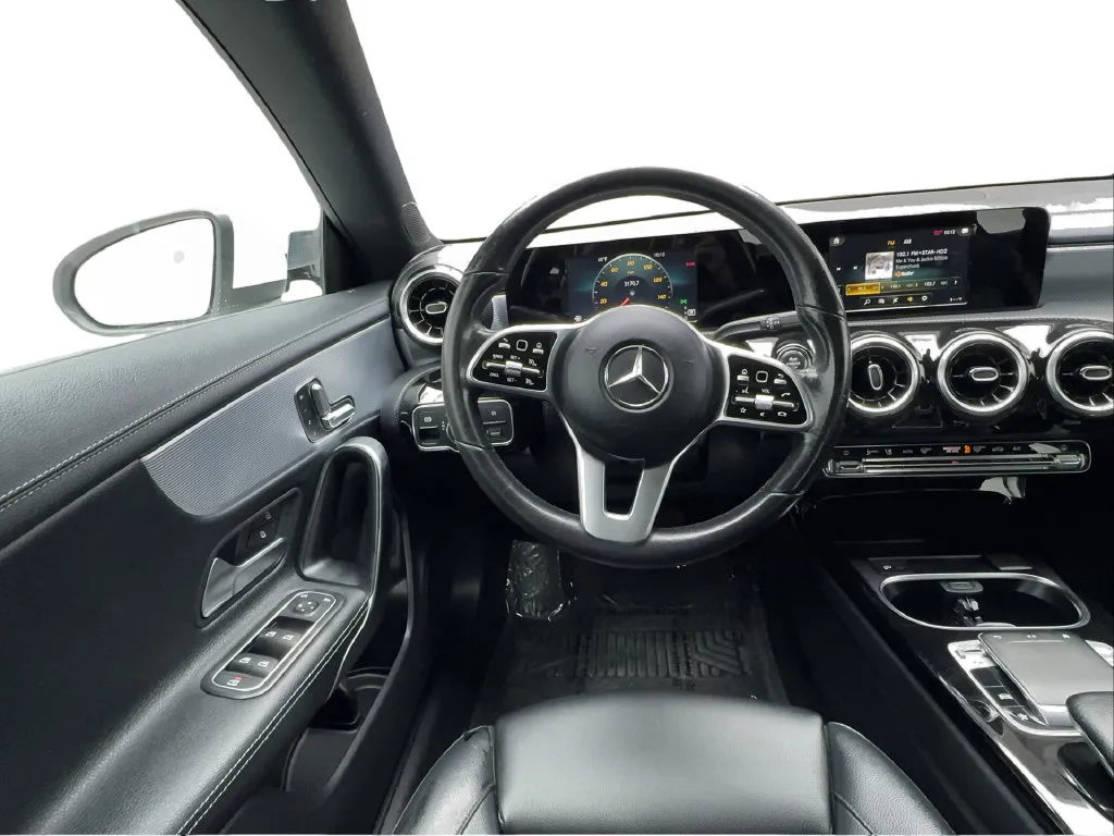 Mercedes-Benz CLA photo 36