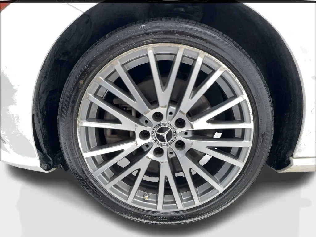 Mercedes-Benz CLA photo 15
