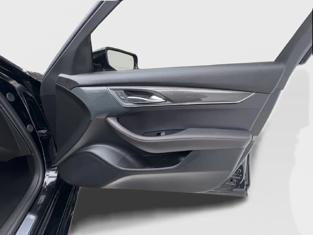 Cadillac CT5 photo 36