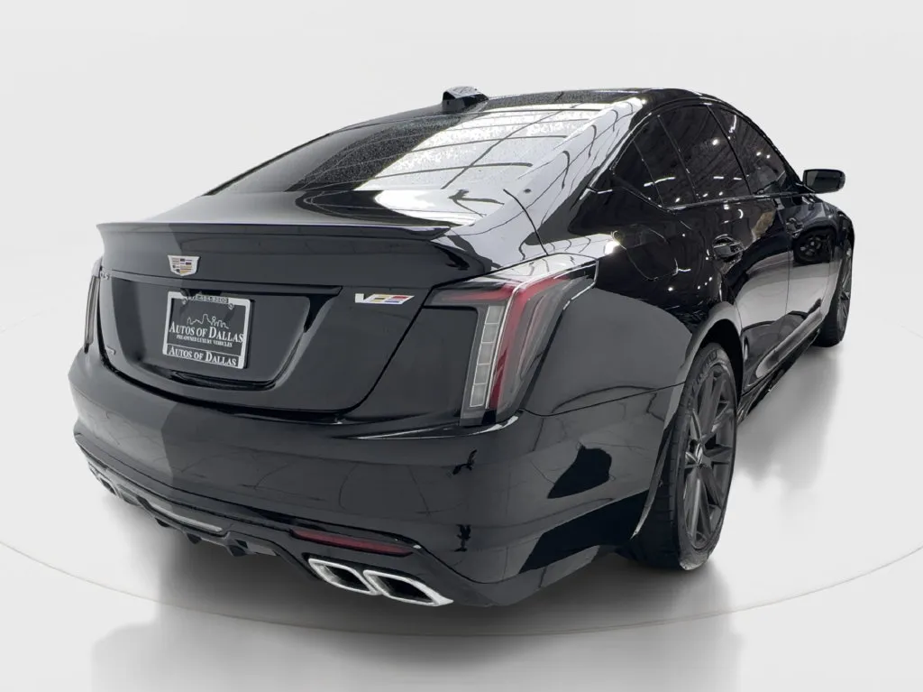 Cadillac CT5 photo 8